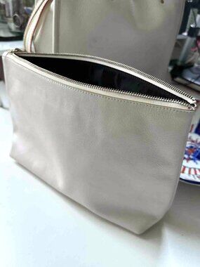 NWT Leatherology Full Grain Italian Leather Large Accessory Pouch Ivory Smooth